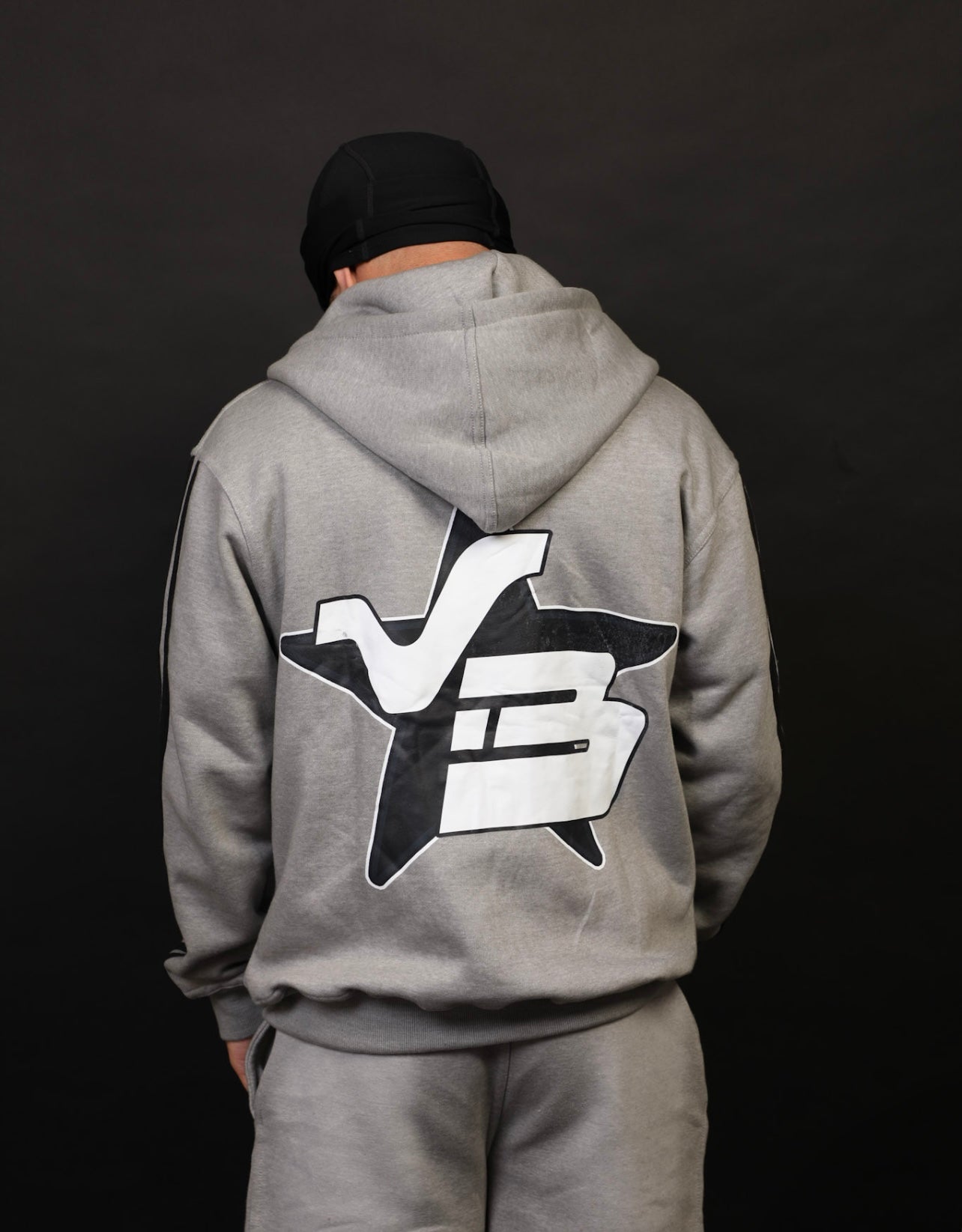 GRAY VERSATILE HOODIE